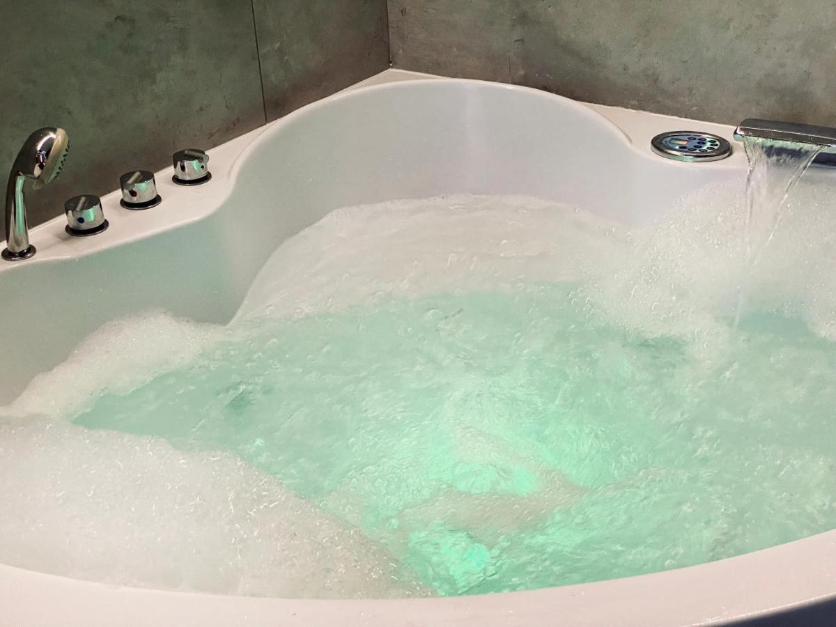 Apartment Premium Jacuzzi For Couples, Old Town Krakow Exterior photo