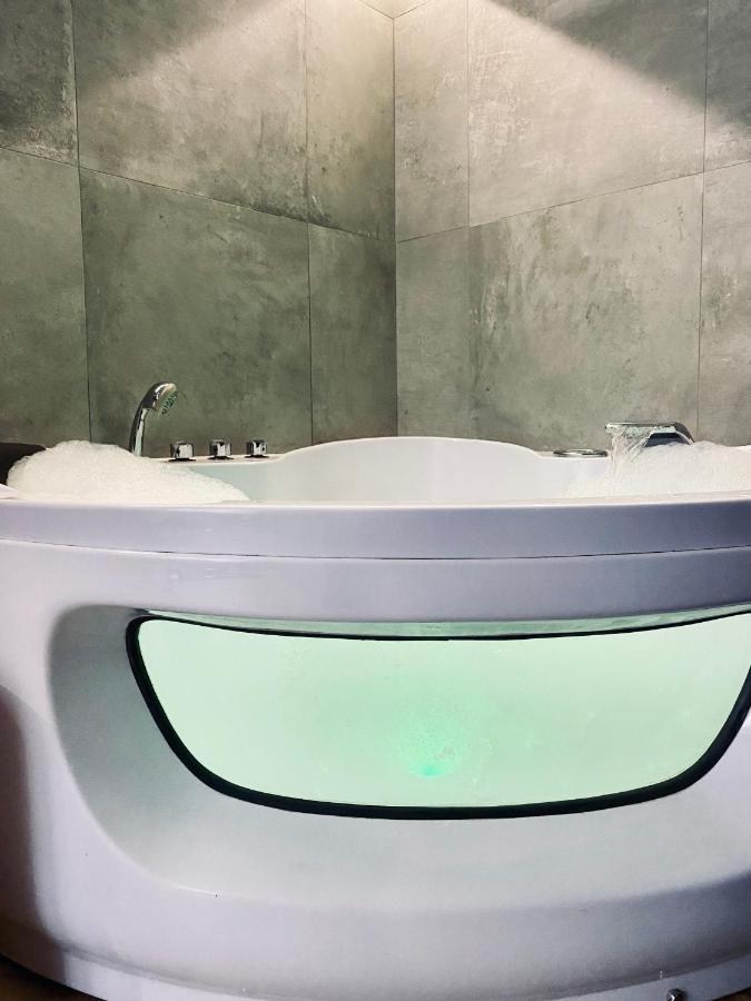 Apartment Premium Jacuzzi For Couples, Old Town Krakow Exterior photo