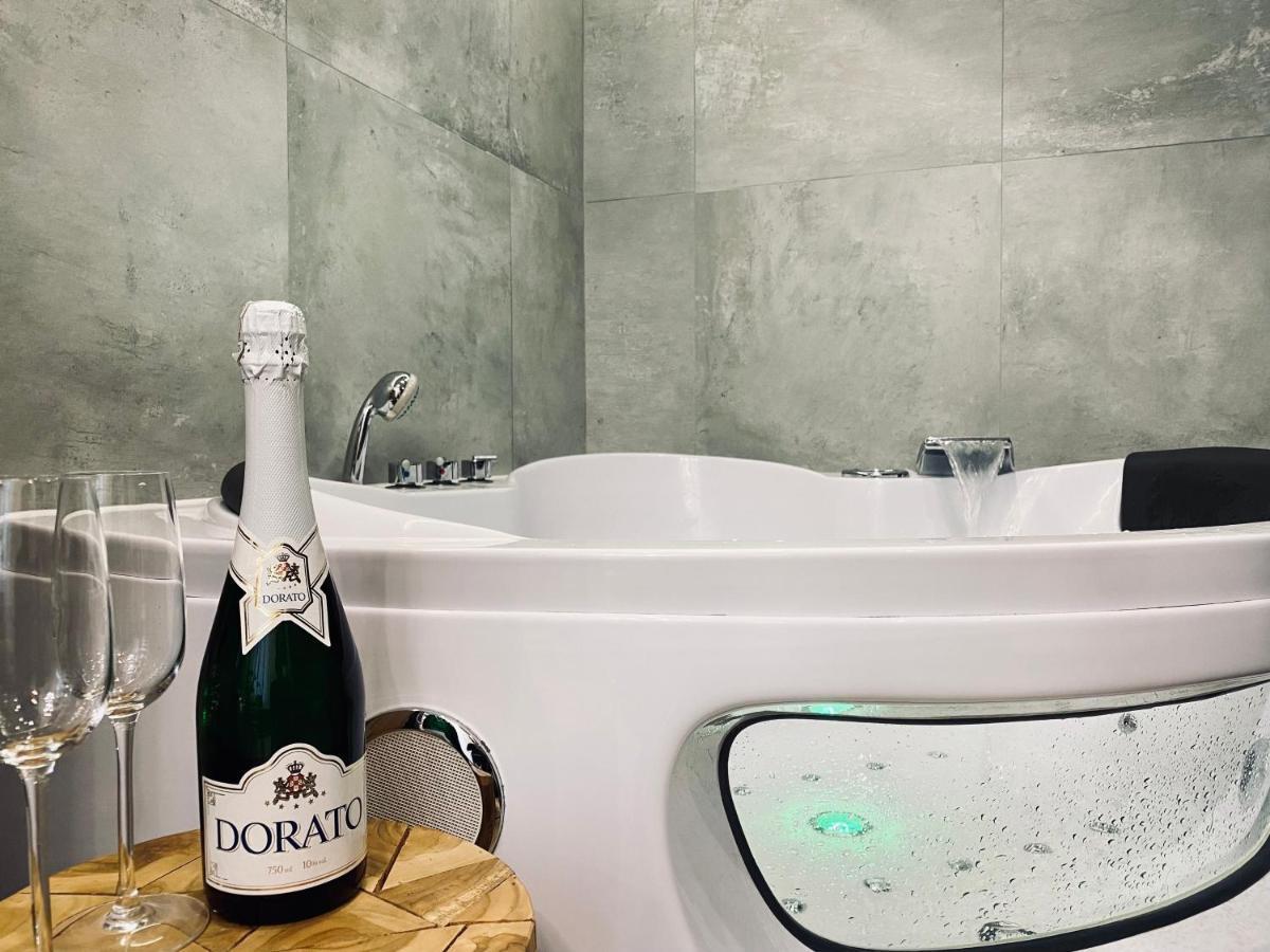 Apartment Premium Jacuzzi For Couples, Old Town Krakow Exterior photo